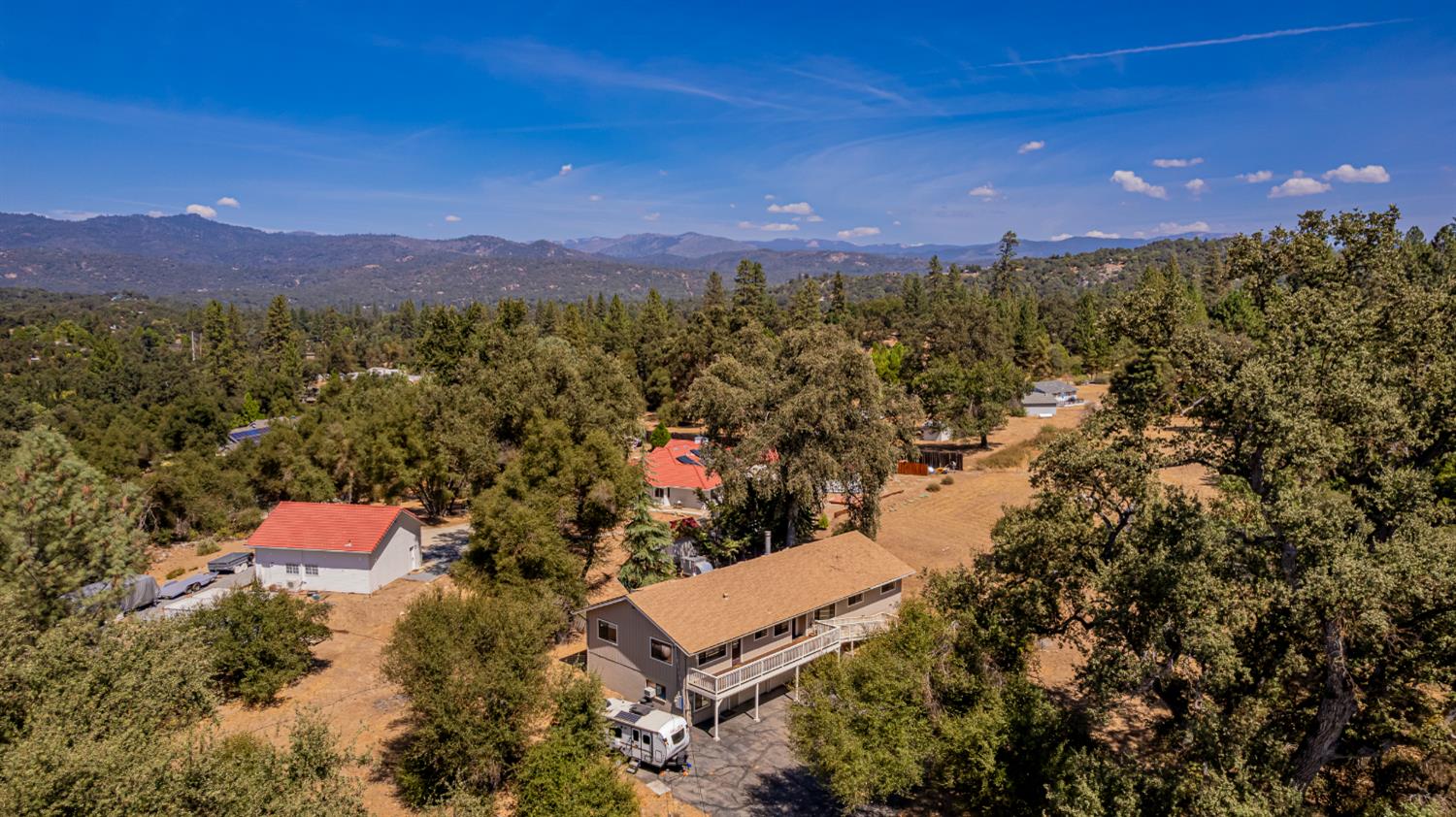 45453 N Oakview Dr, Oakhurst, CA 93644