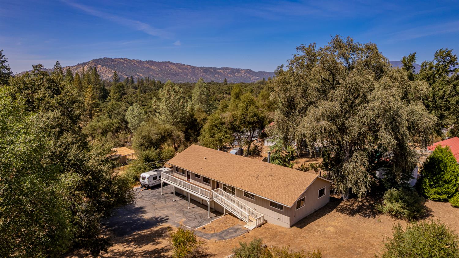 45453 N Oakview Dr, Oakhurst, CA 93644