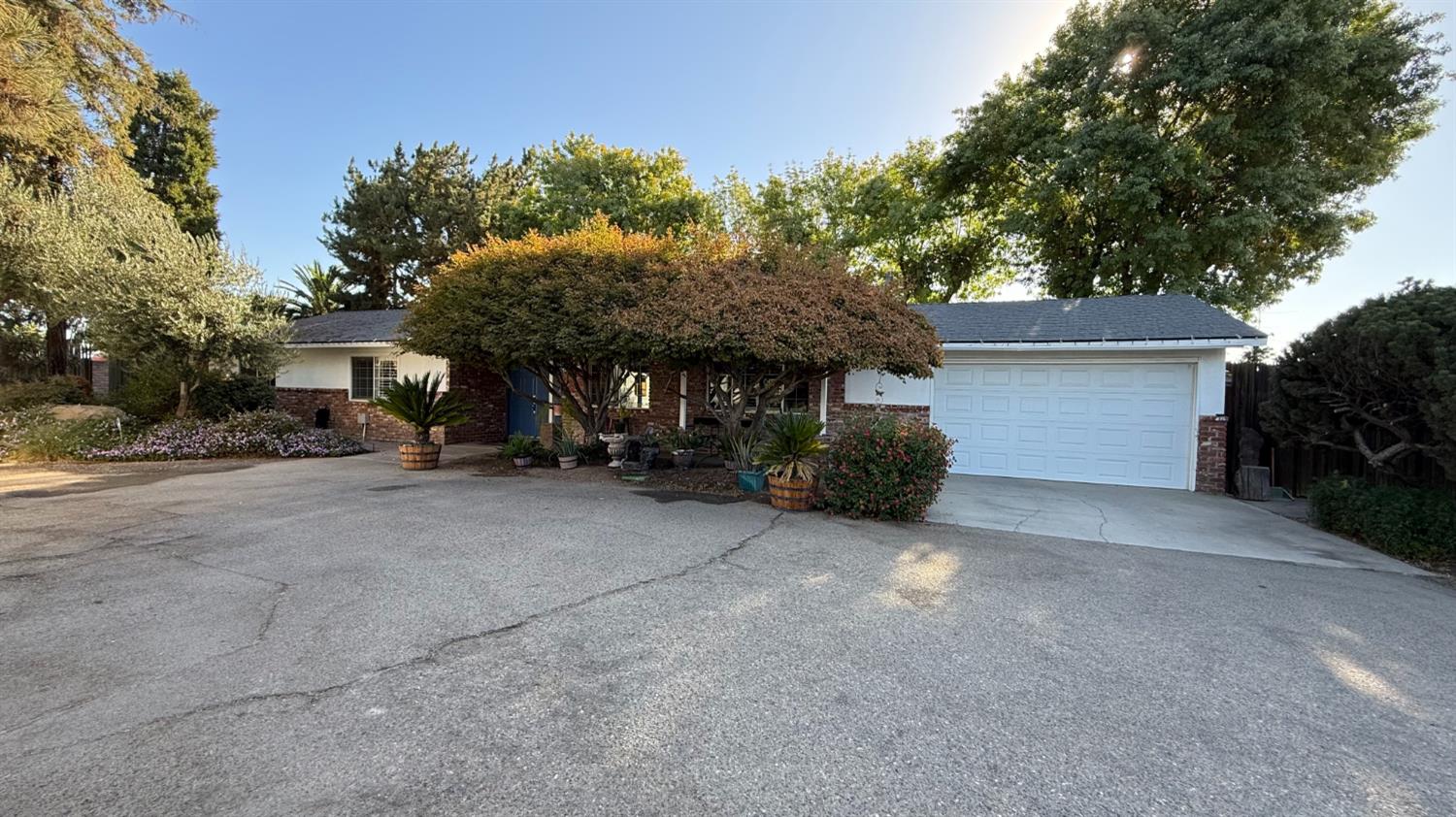 9568 S Academy Ave, Selma, CA 93662