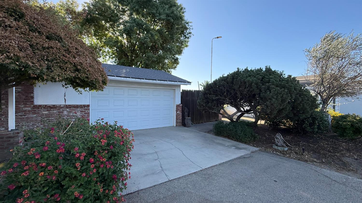 9568 S Academy Ave, Selma, CA 93662