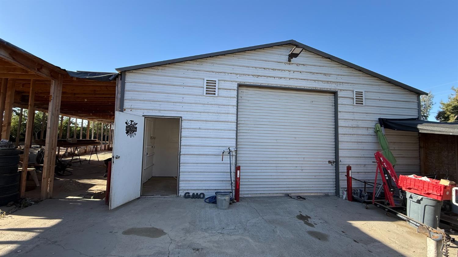 9568 S Academy Ave, Selma, CA 93662