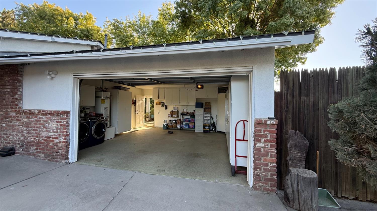 9568 S Academy Ave, Selma, CA 93662