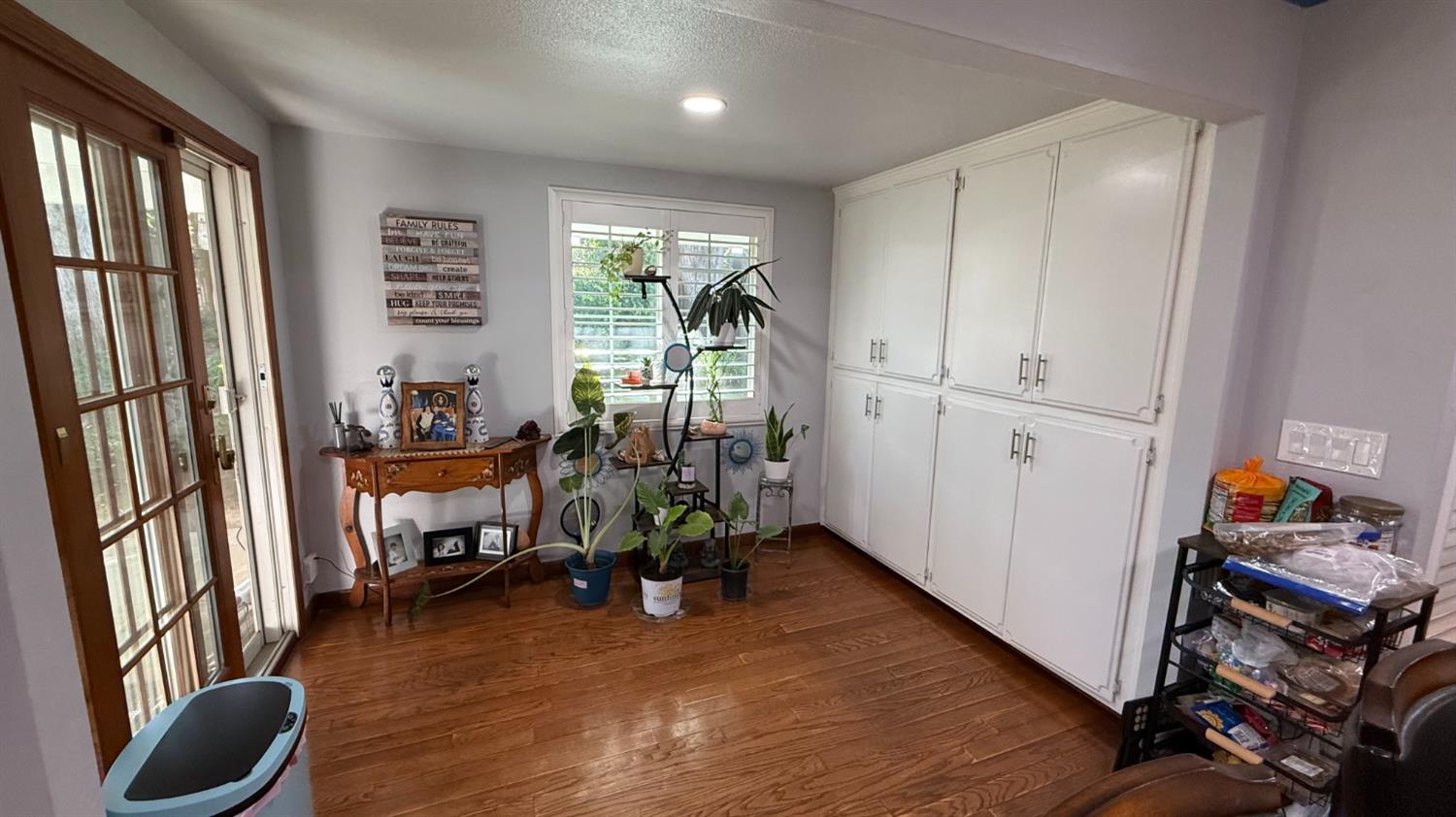 9568 S Academy Ave, Selma, CA 93662