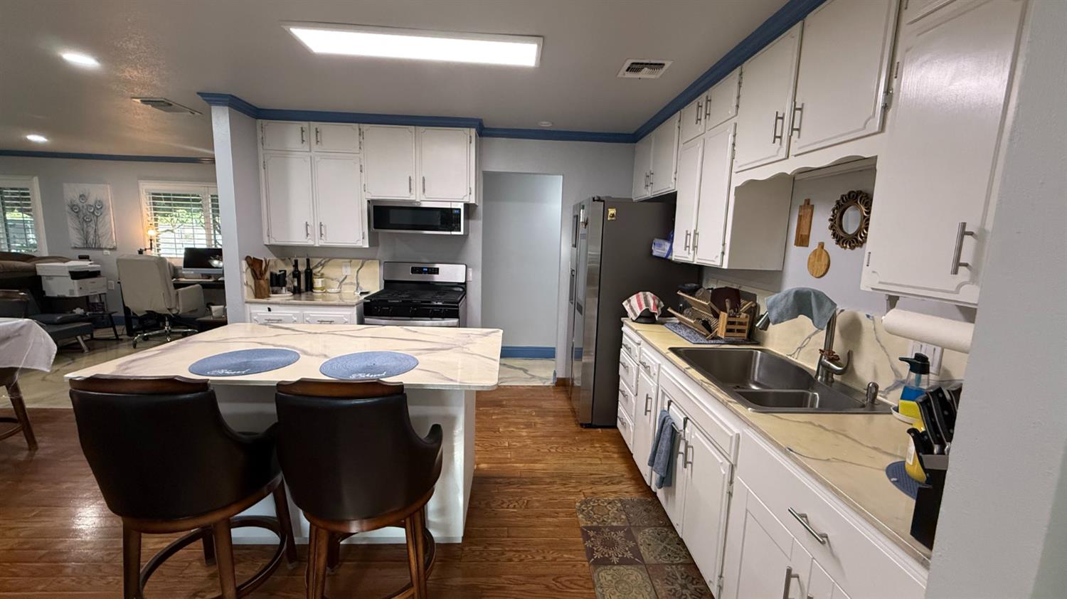 9568 S Academy Ave, Selma, CA 93662
