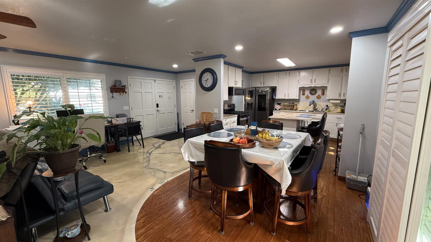 9568 S Academy Ave, Selma, CA 93662