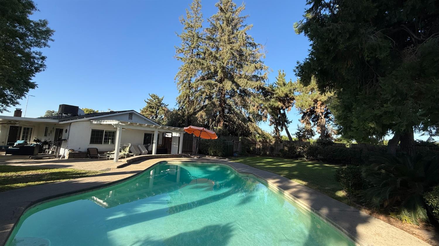 9568 S Academy Ave, Selma, CA 93662