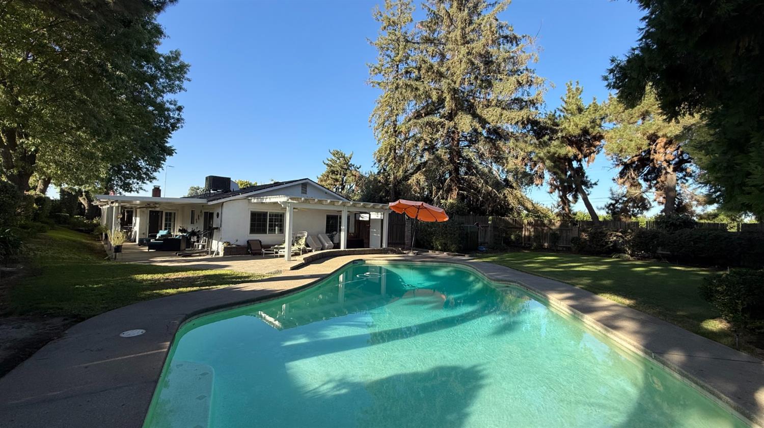 9568 S Academy Ave, Selma, CA 93662