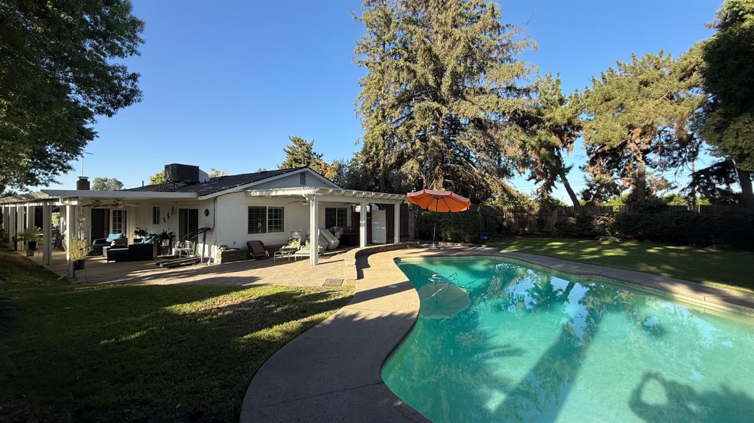 9568 S Academy Ave, Selma, CA 93662
