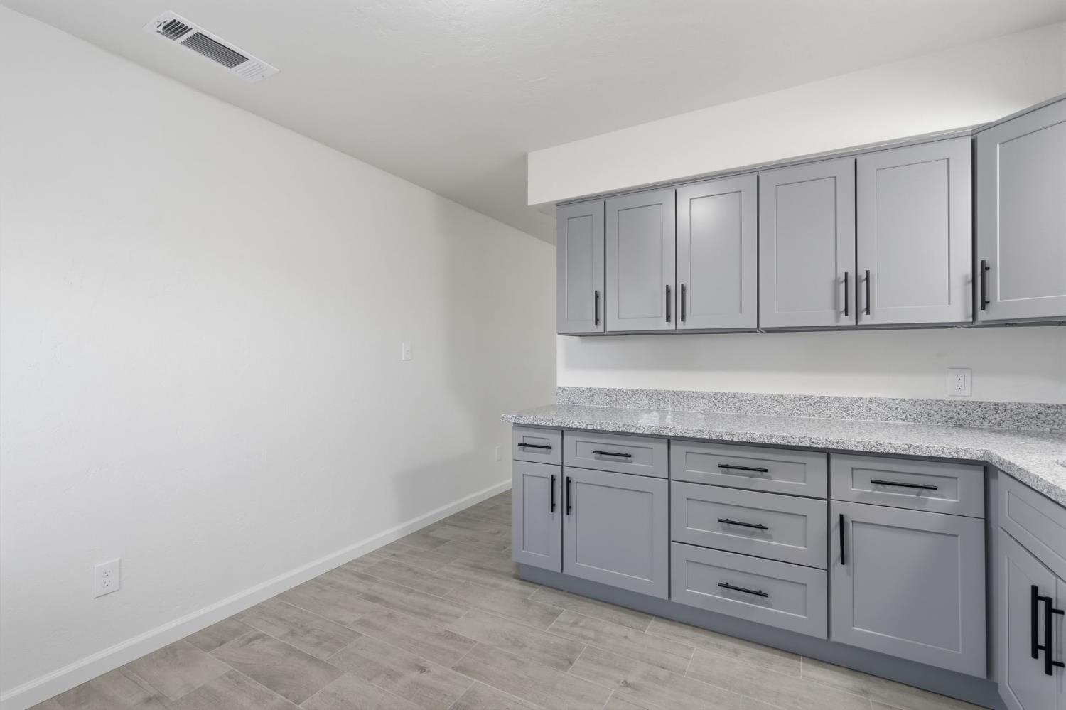 1506 N Cobb, Porterville, CA 93257