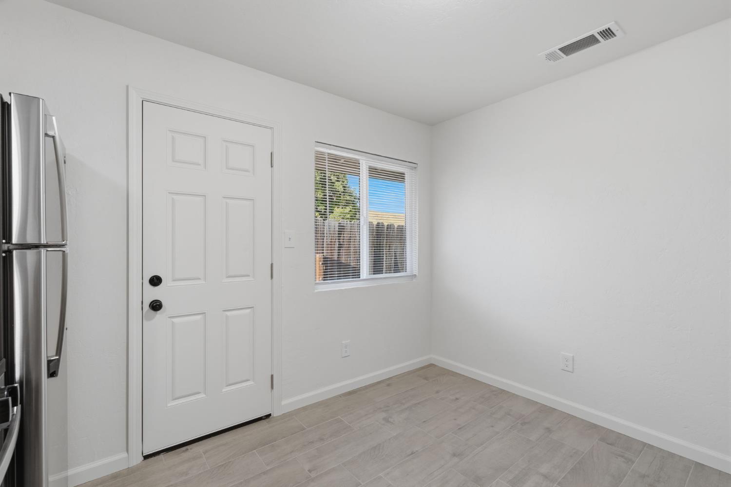1506 N Cobb, Porterville, CA 93257