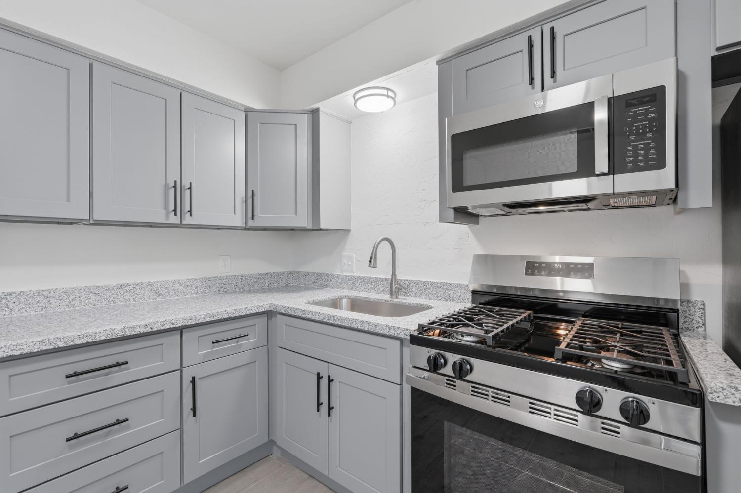 1506 N Cobb, Porterville, CA 93257