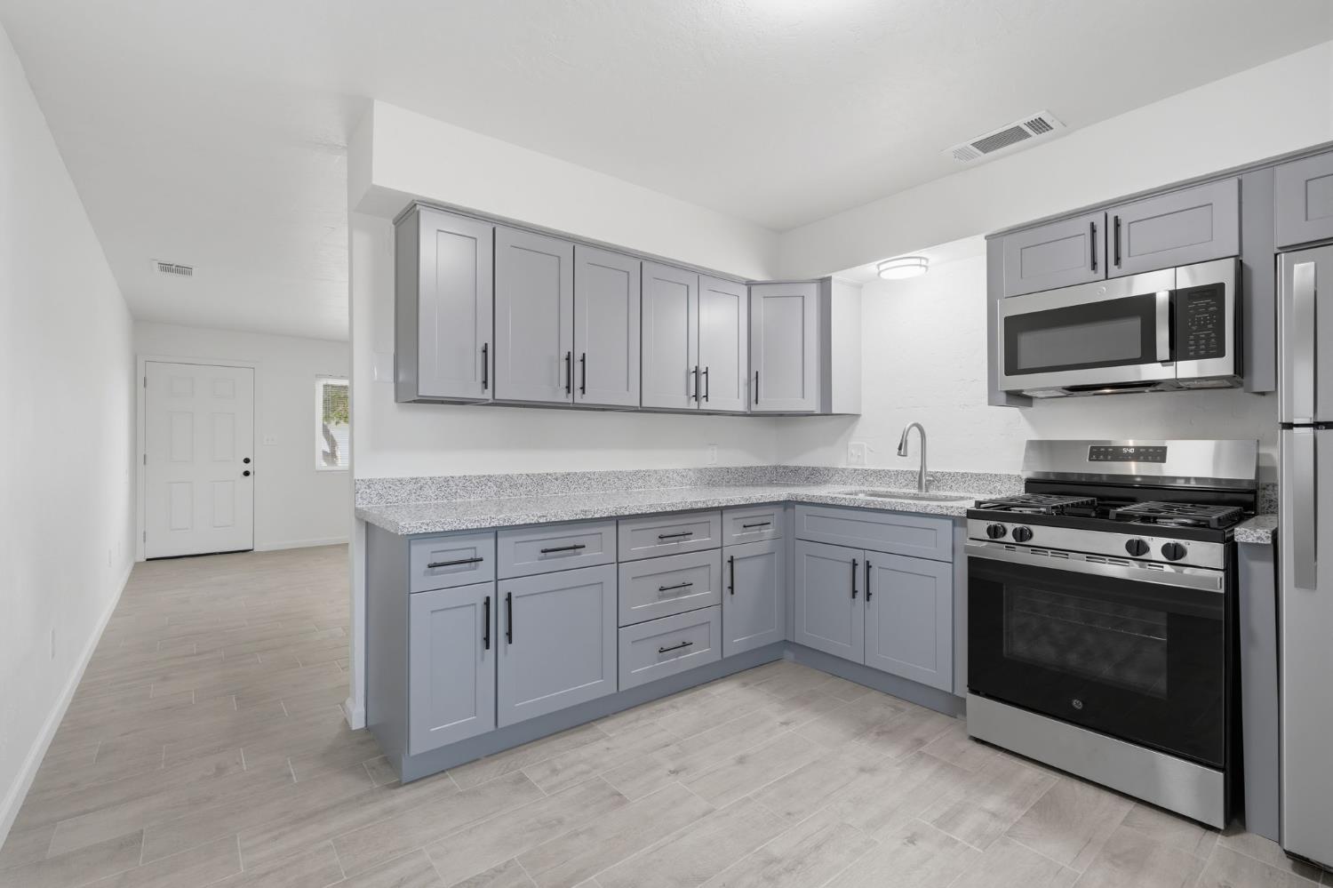 1506 N Cobb, Porterville, CA 93257