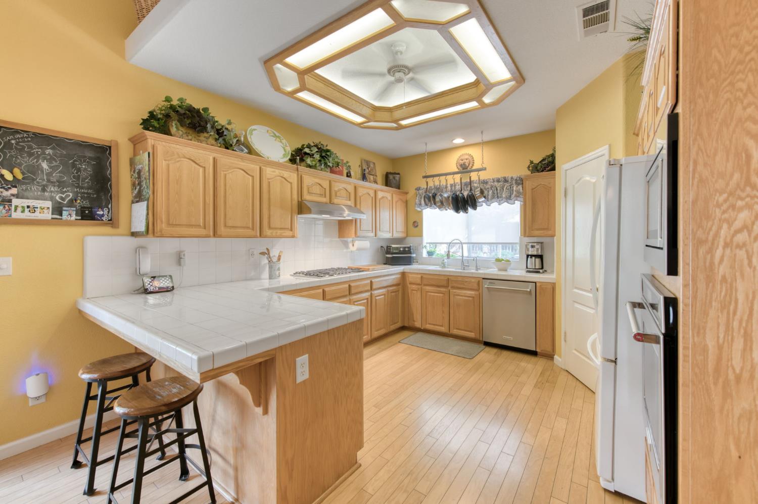 1751 N Orangewood Ave, Clovis, CA 93619