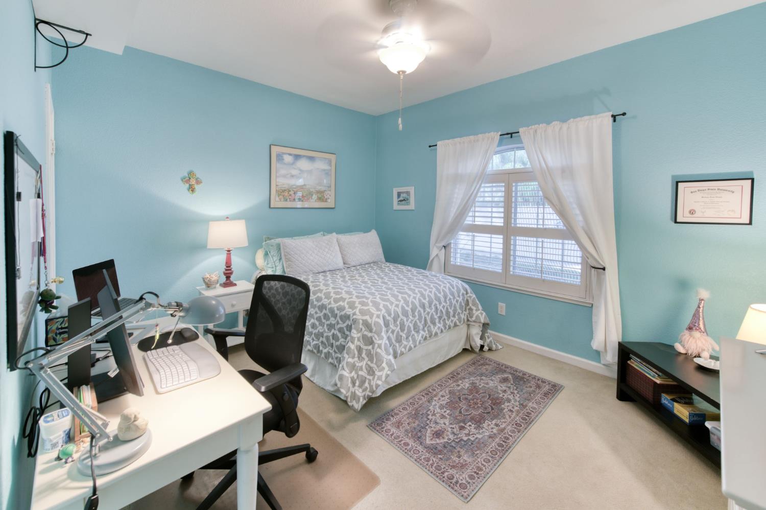 1751 N Orangewood Ave, Clovis, CA 93619