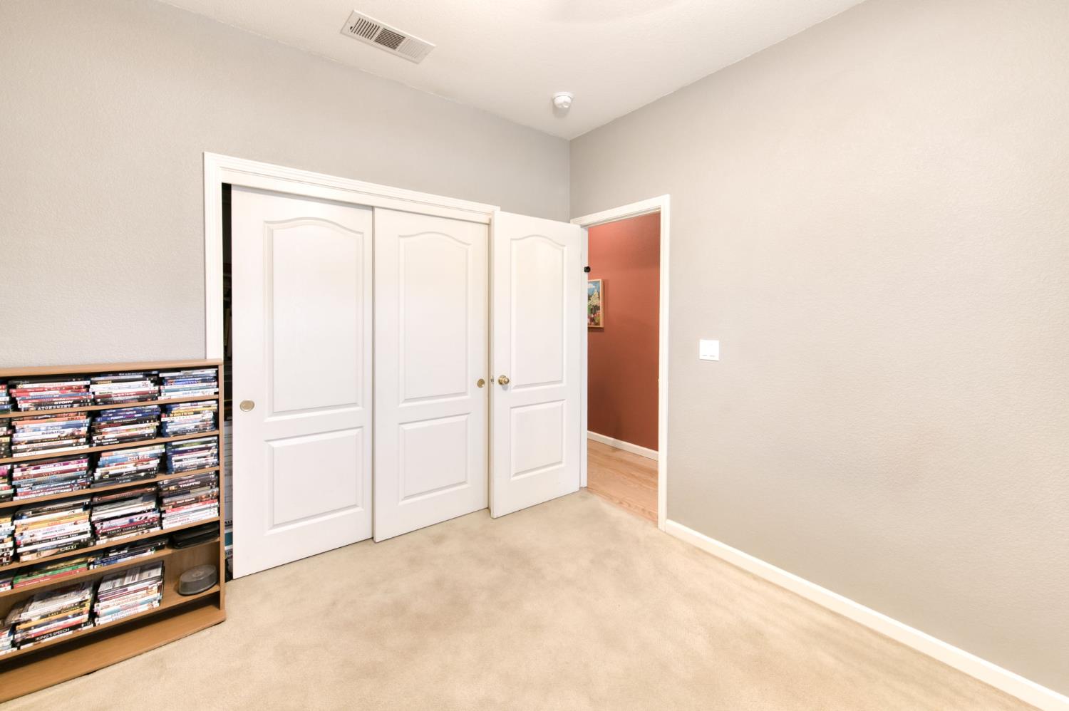 1751 N Orangewood Ave, Clovis, CA 93619