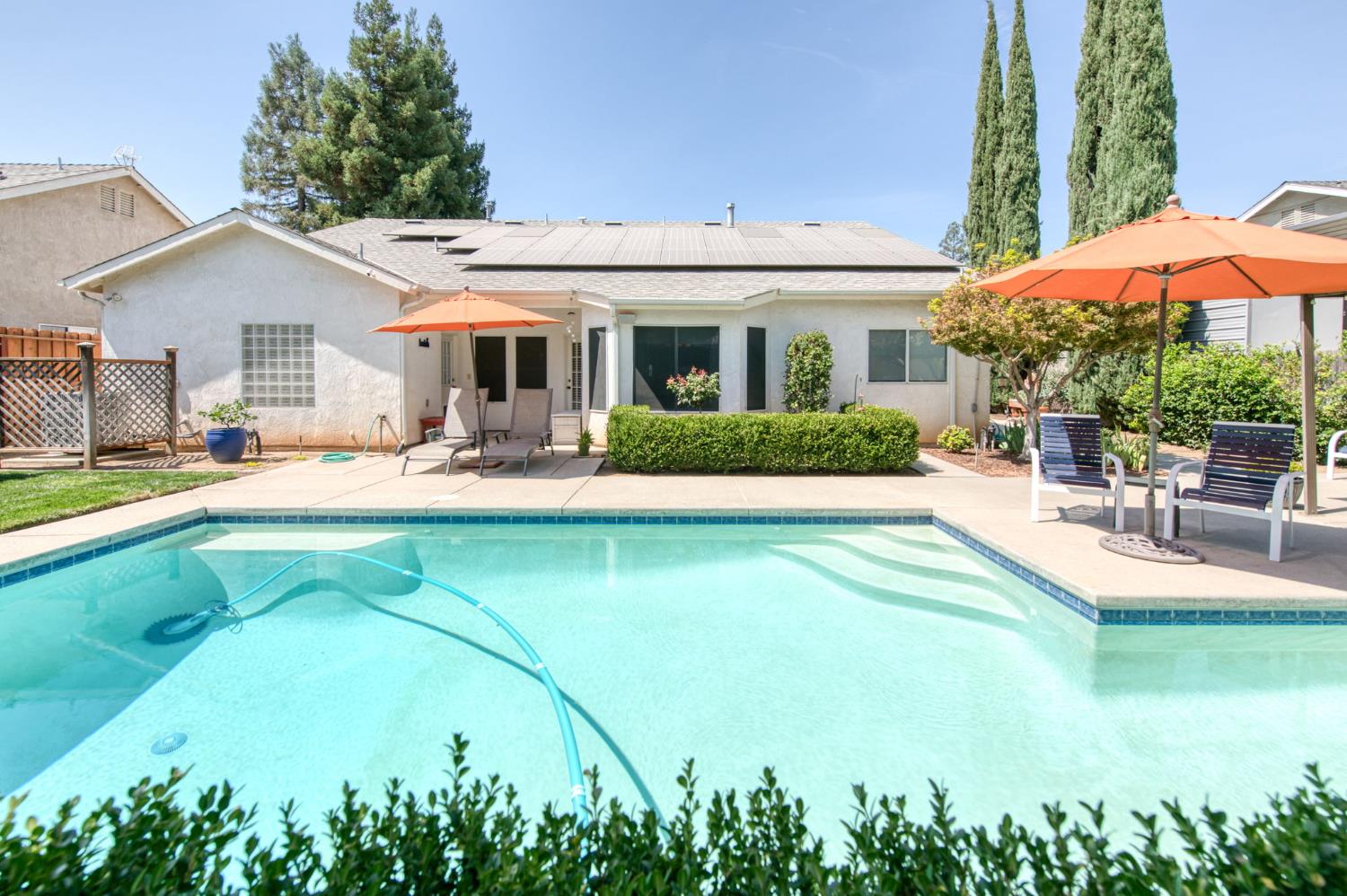 1751 N Orangewood Ave, Clovis, CA 93619