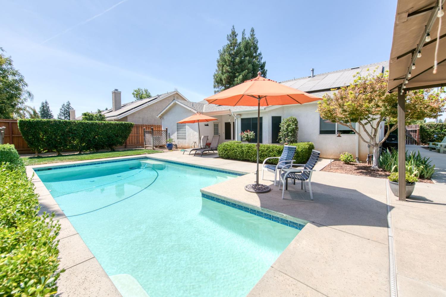 1751 N Orangewood Ave, Clovis, CA 93619