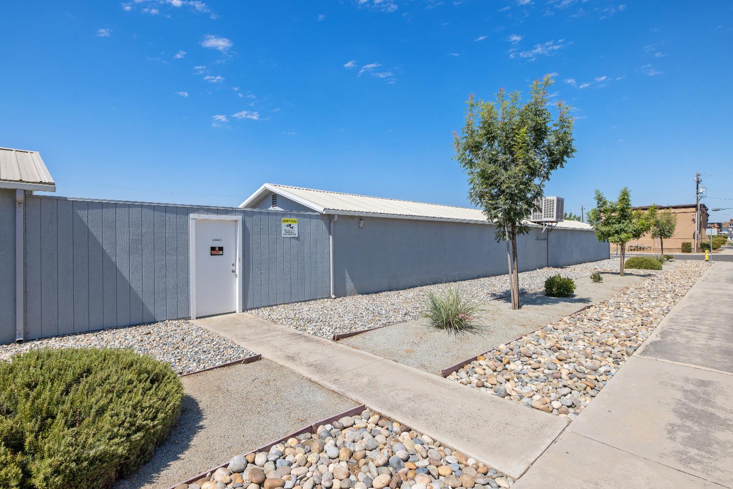 638 W Kern, Dinuba, CA 93618