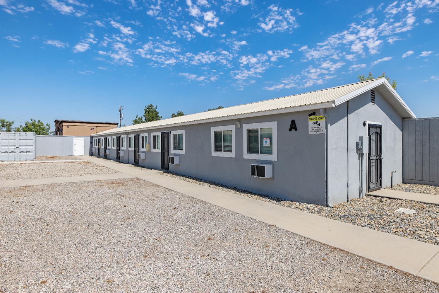 638 W Kern, Dinuba, CA 93618