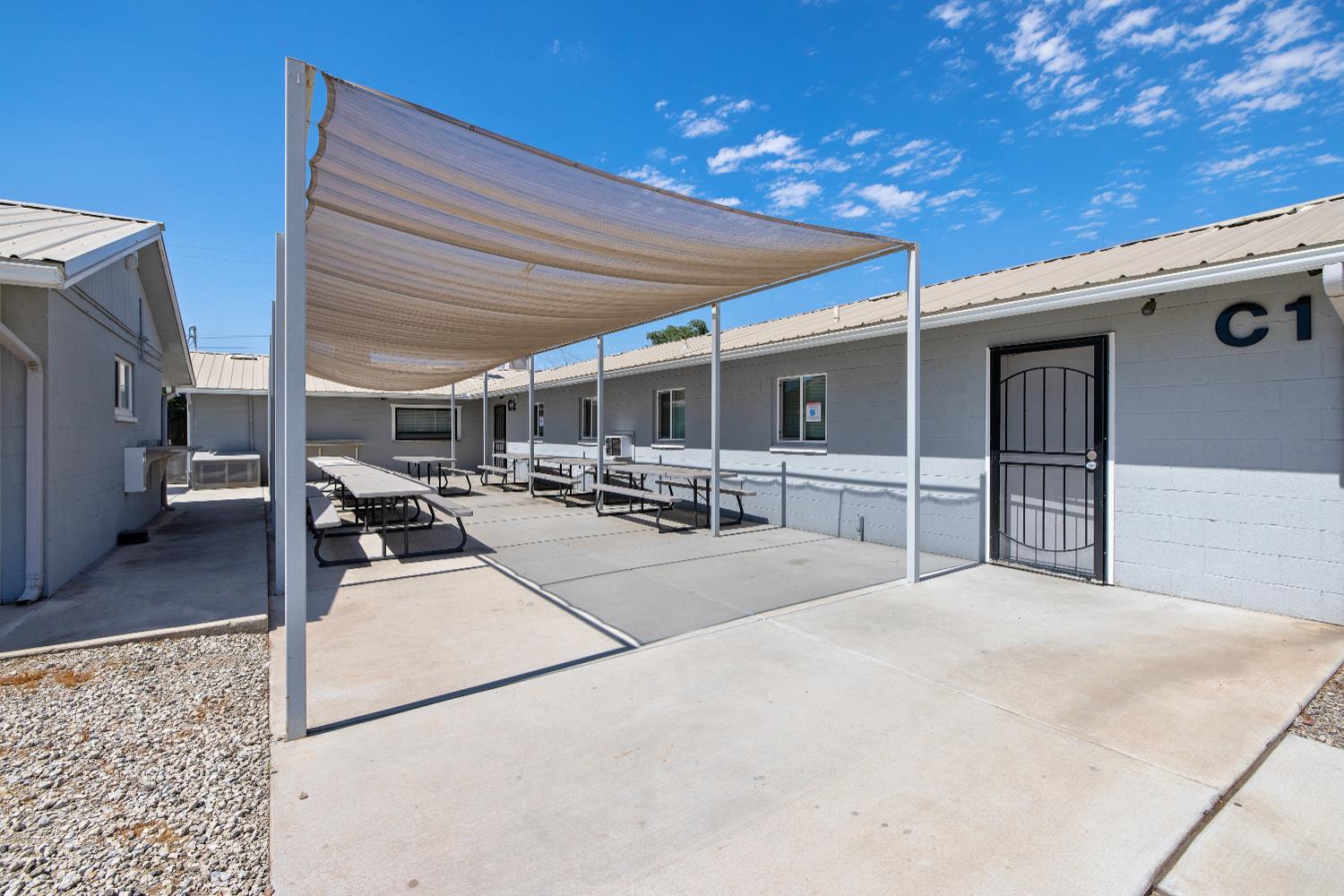 638 W Kern, Dinuba, CA 93618