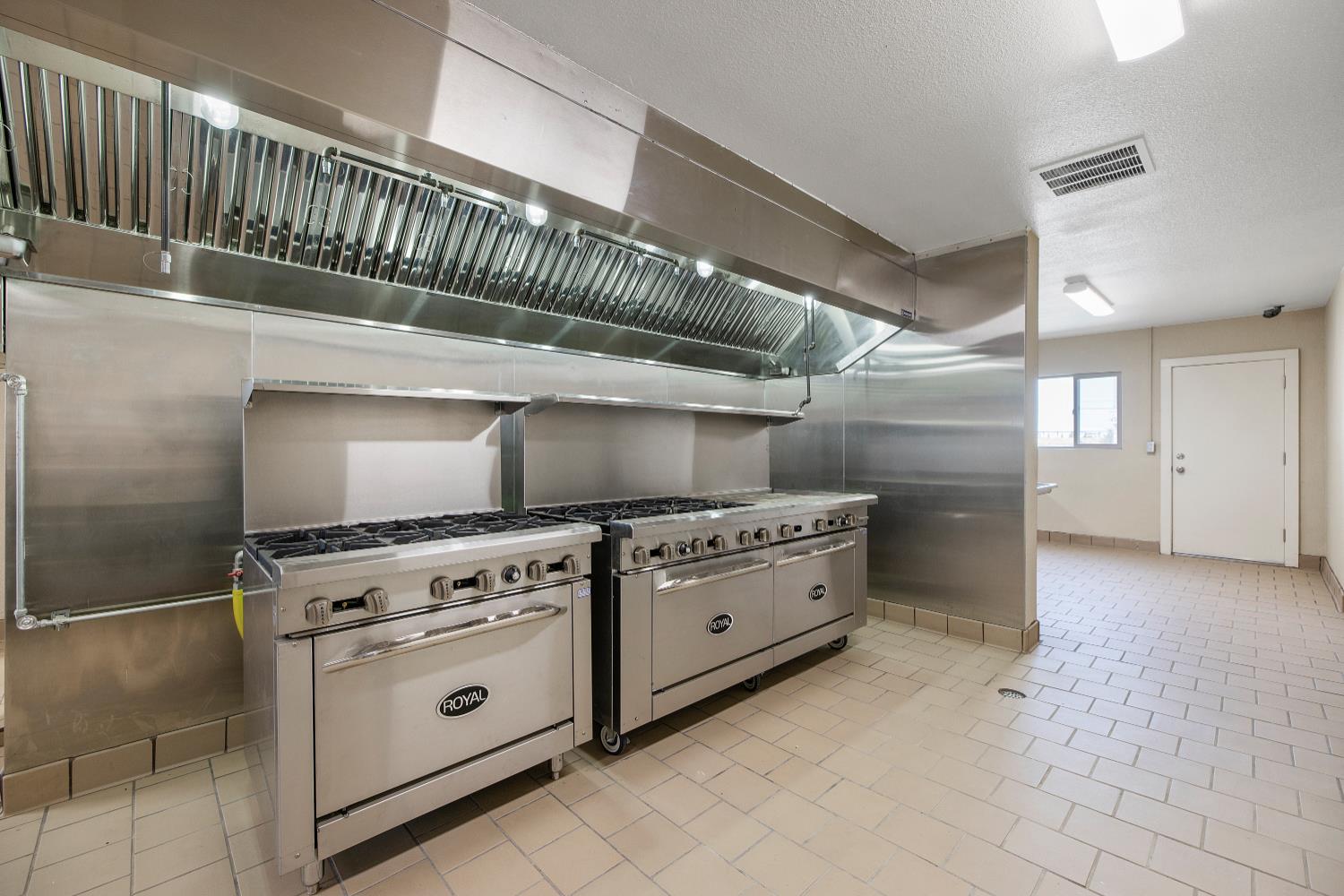 638 W Kern, Dinuba, CA 93618