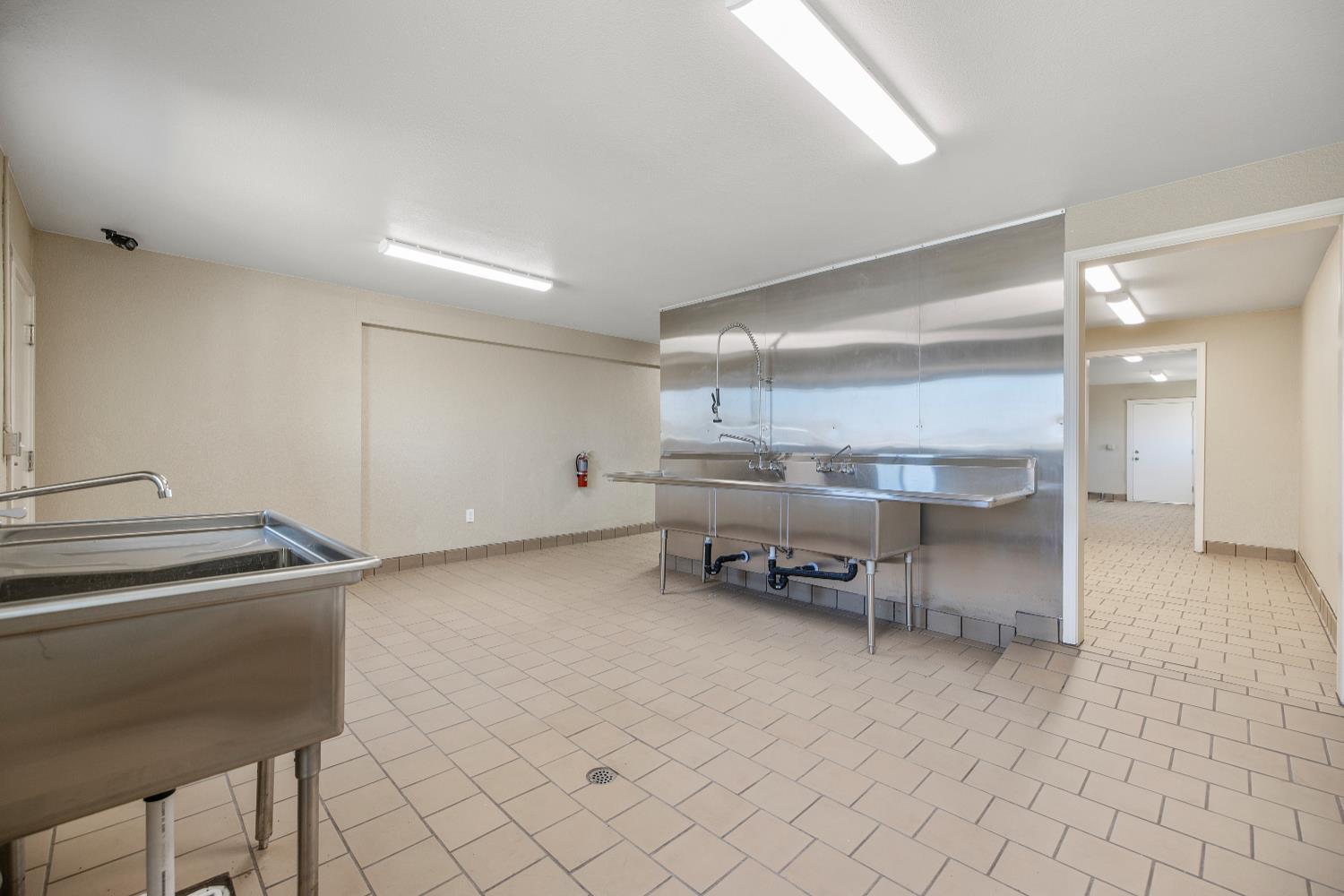 638 W Kern, Dinuba, CA 93618
