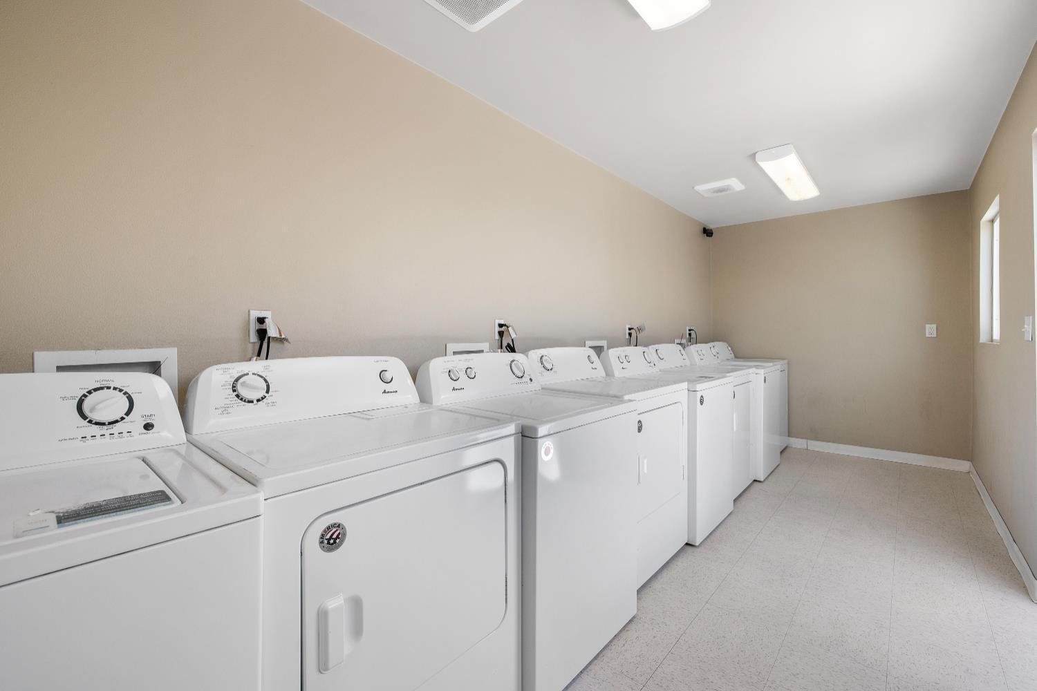 638 W Kern, Dinuba, CA 93618