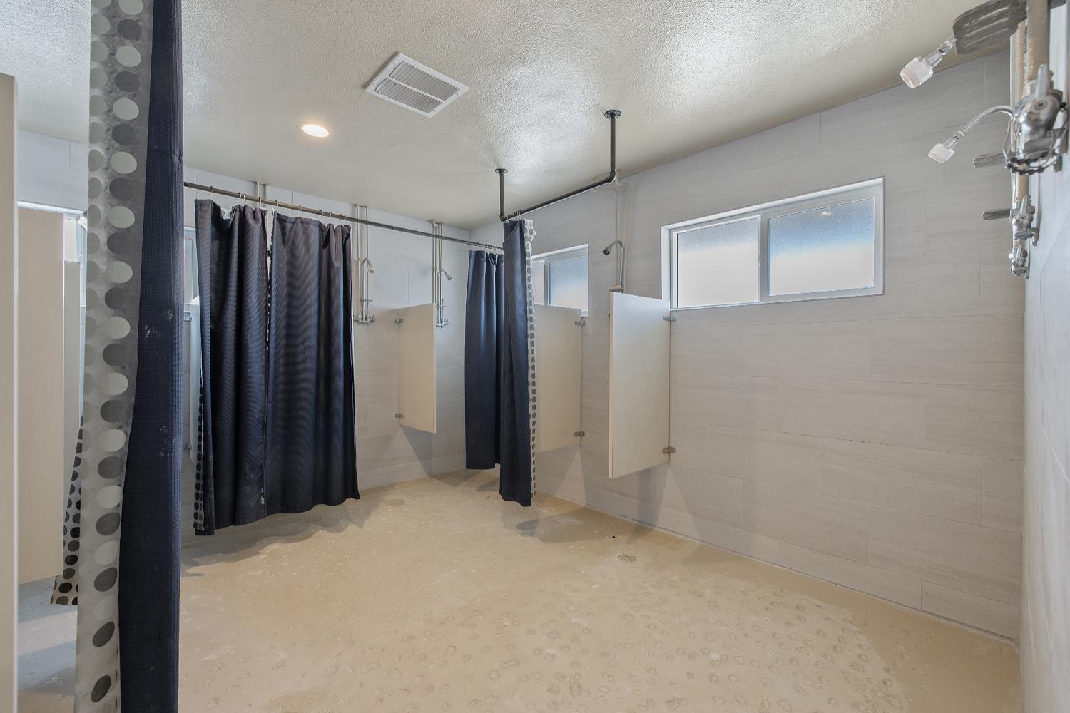 638 W Kern, Dinuba, CA 93618
