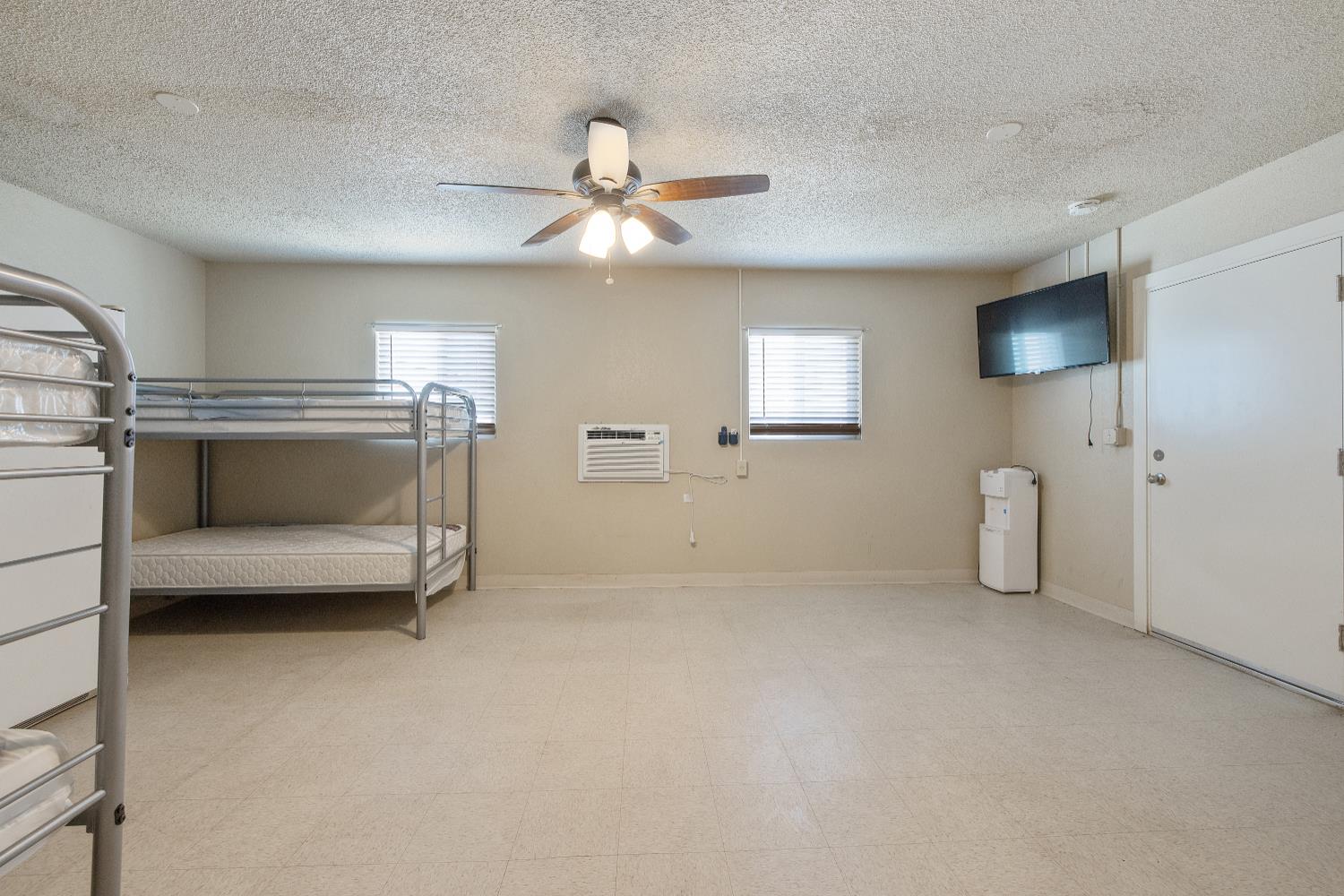638 W Kern, Dinuba, CA 93618