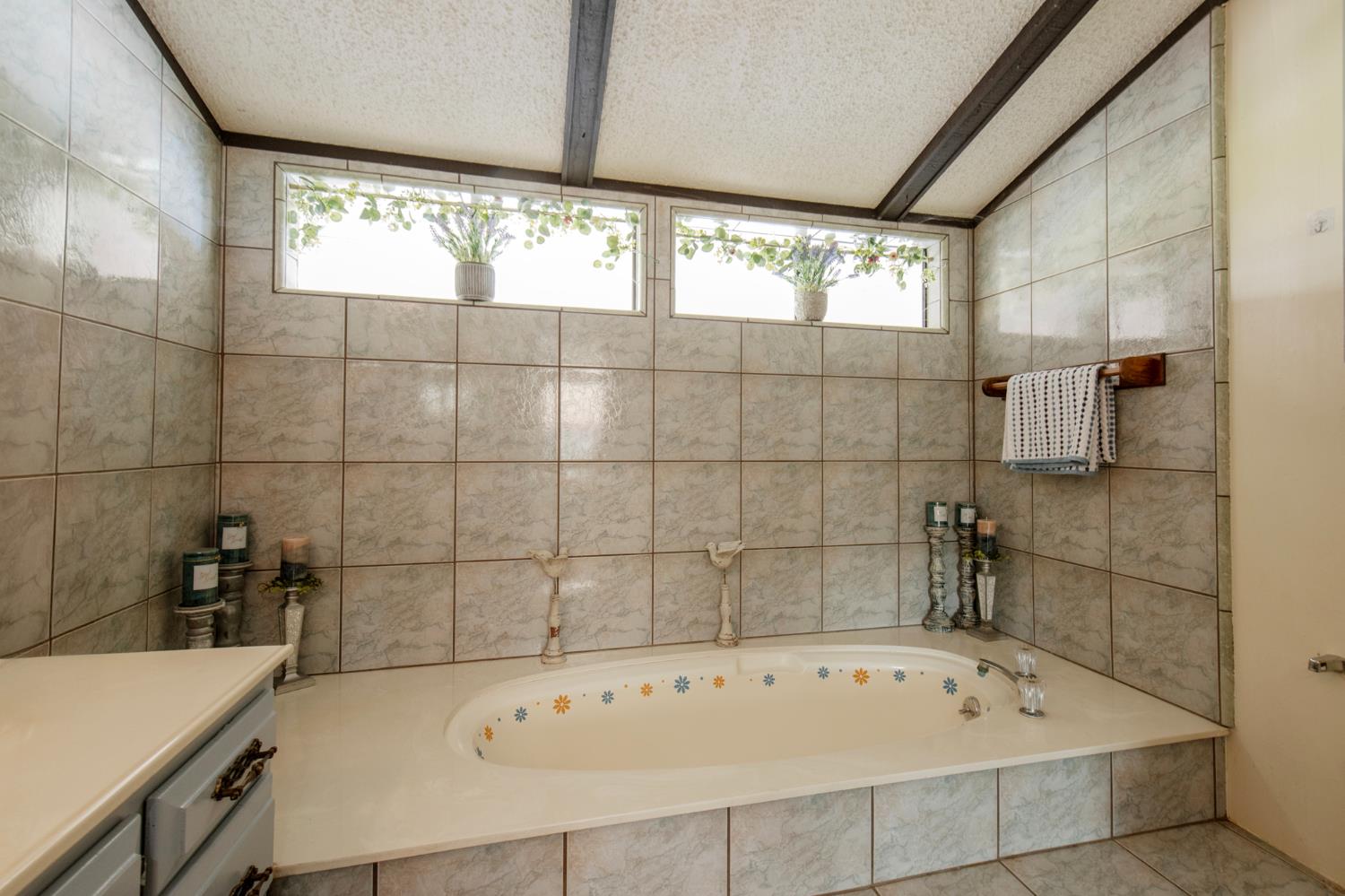 1351 Rector Ln, Yokuts Valley, CA 93675