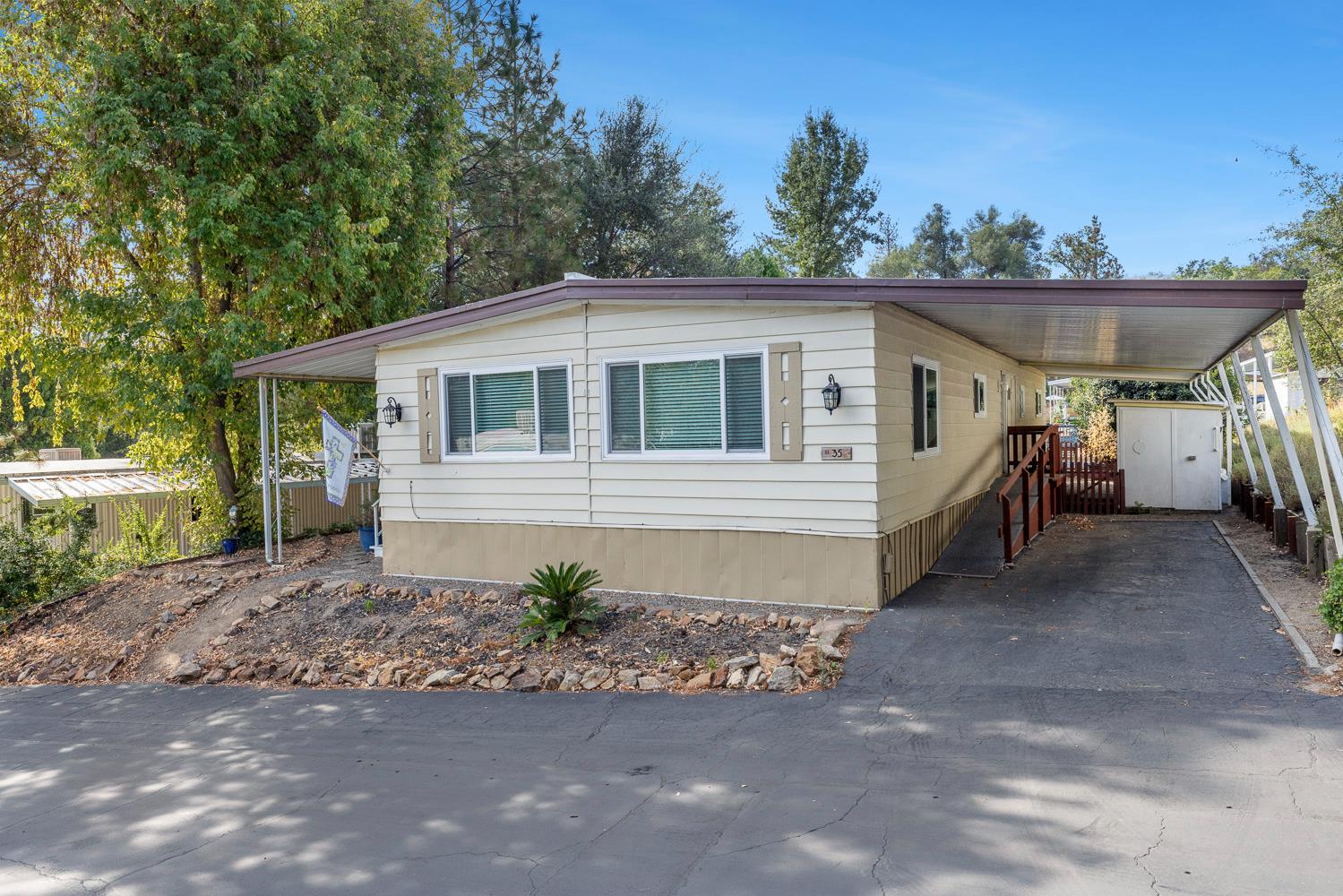 39678 Road 425B #SPC35, Oakhurst, CA 93644