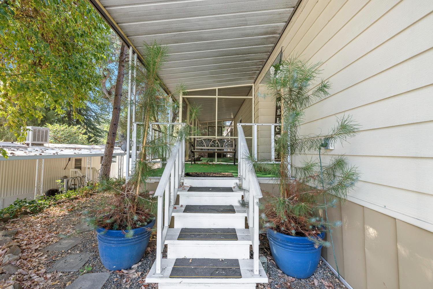 39678 Road 425B #SPC35, Oakhurst, CA 93644