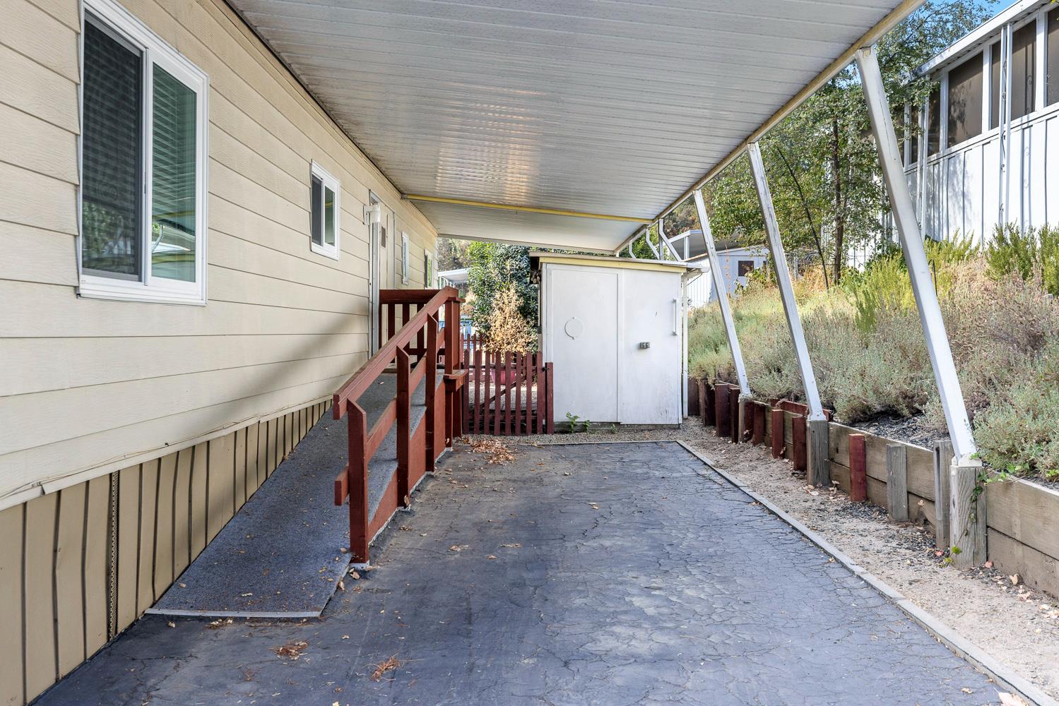 39678 Road 425B #SPC35, Oakhurst, CA 93644