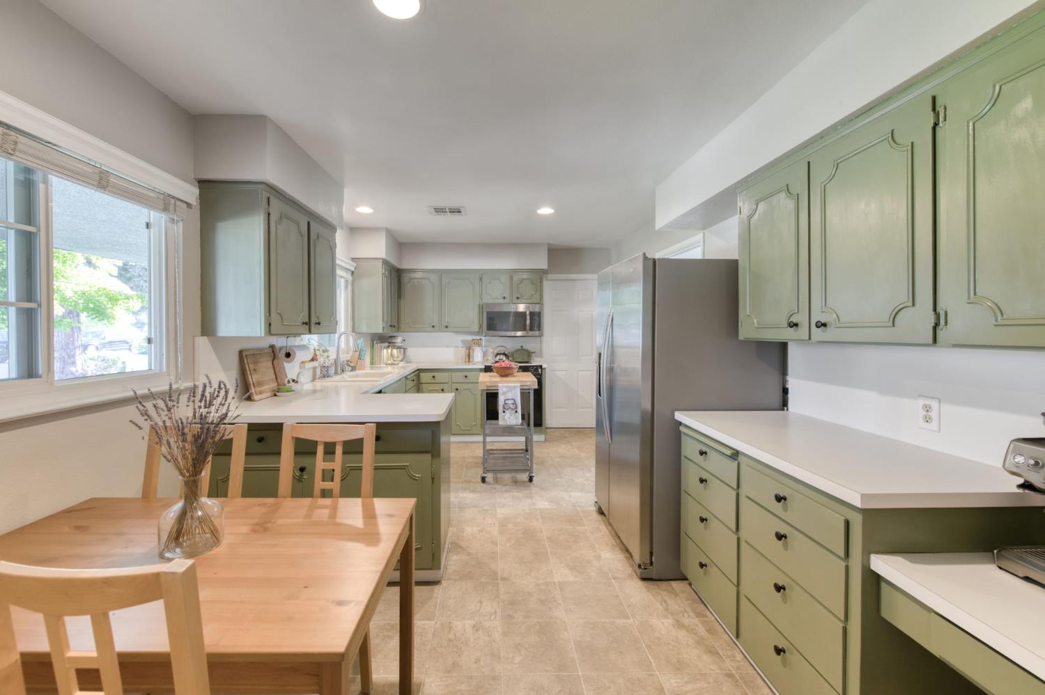 425 W Keats Ave, Fresno, CA 93704