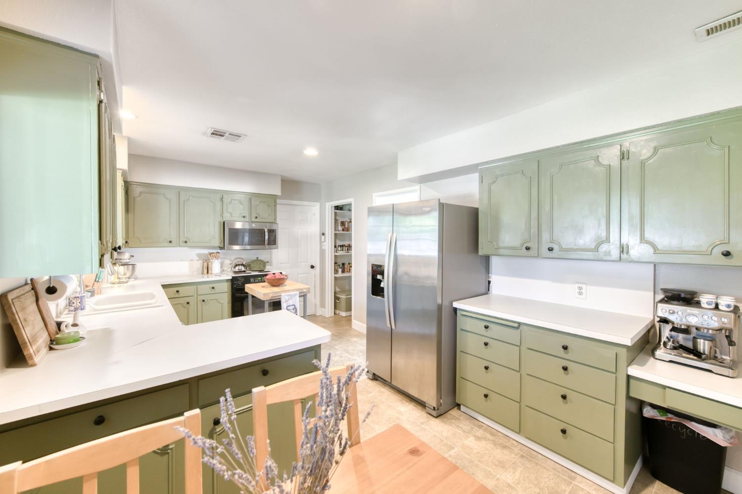 425 W Keats Ave, Fresno, CA 93704