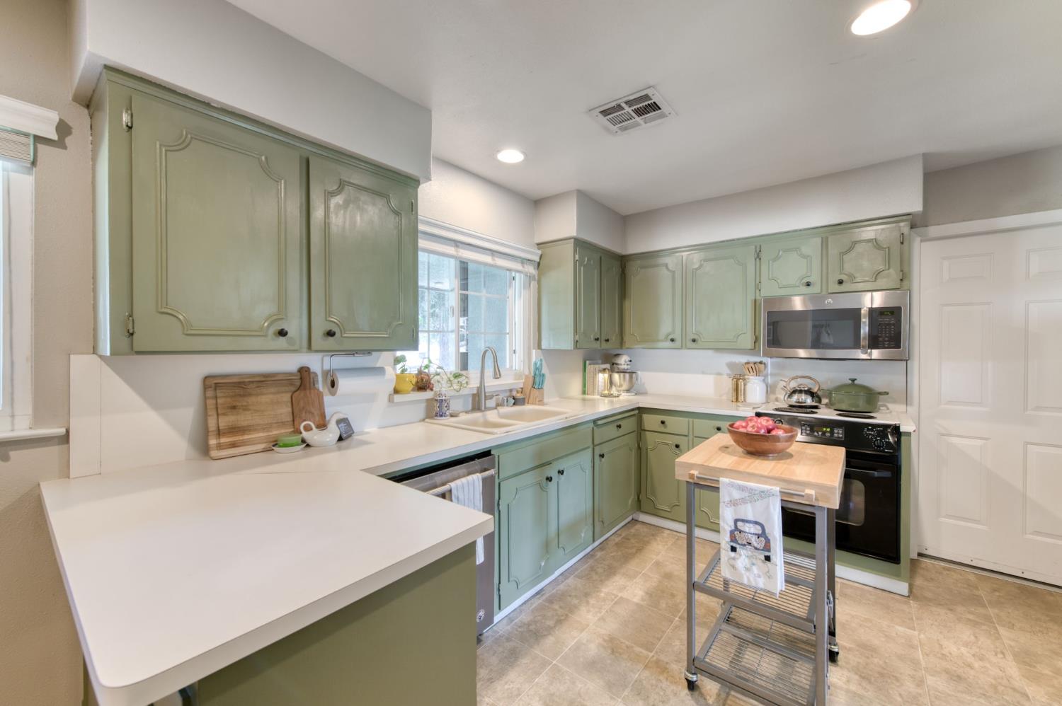 425 W Keats Ave, Fresno, CA 93704