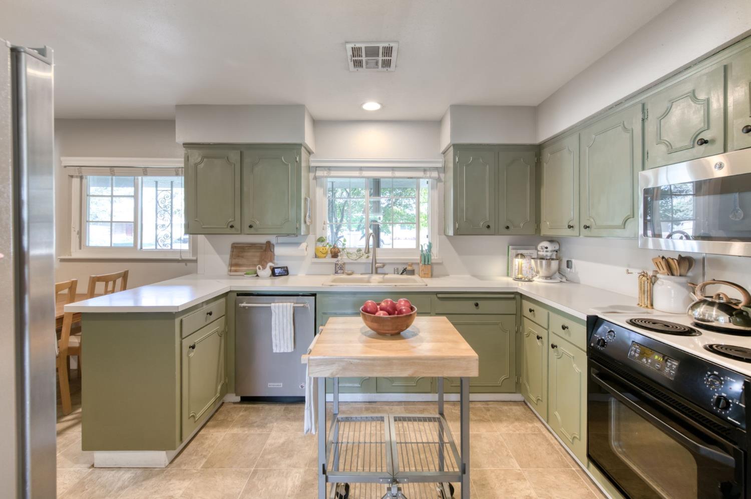 425 W Keats Ave, Fresno, CA 93704