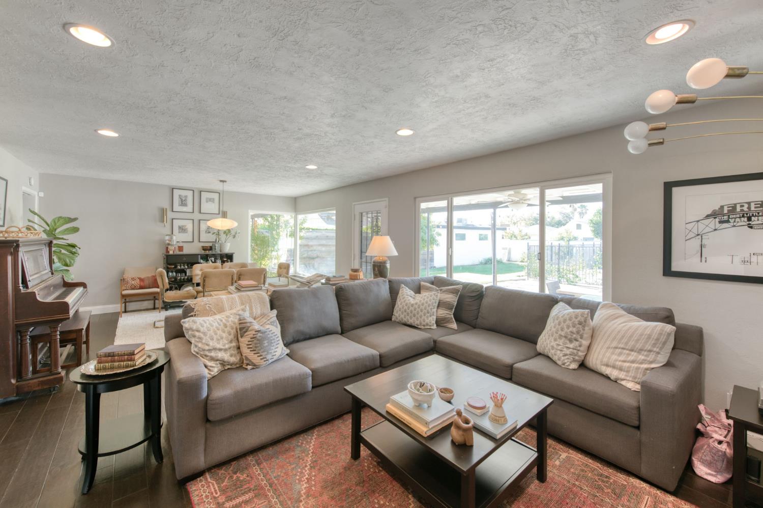 425 W Keats Ave, Fresno, CA 93704