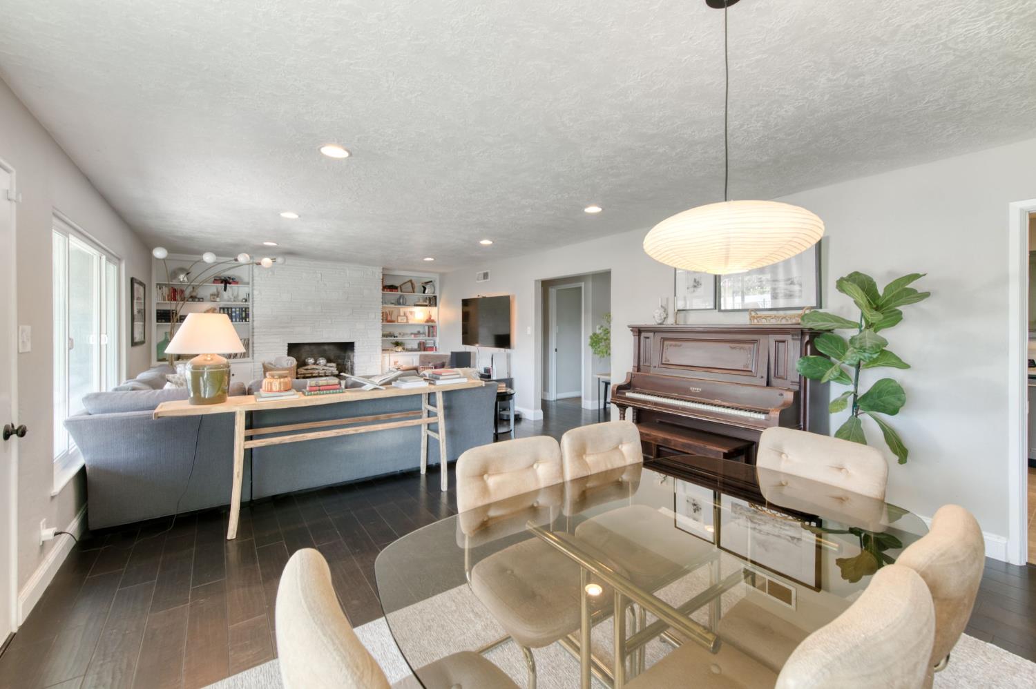 425 W Keats Ave, Fresno, CA 93704