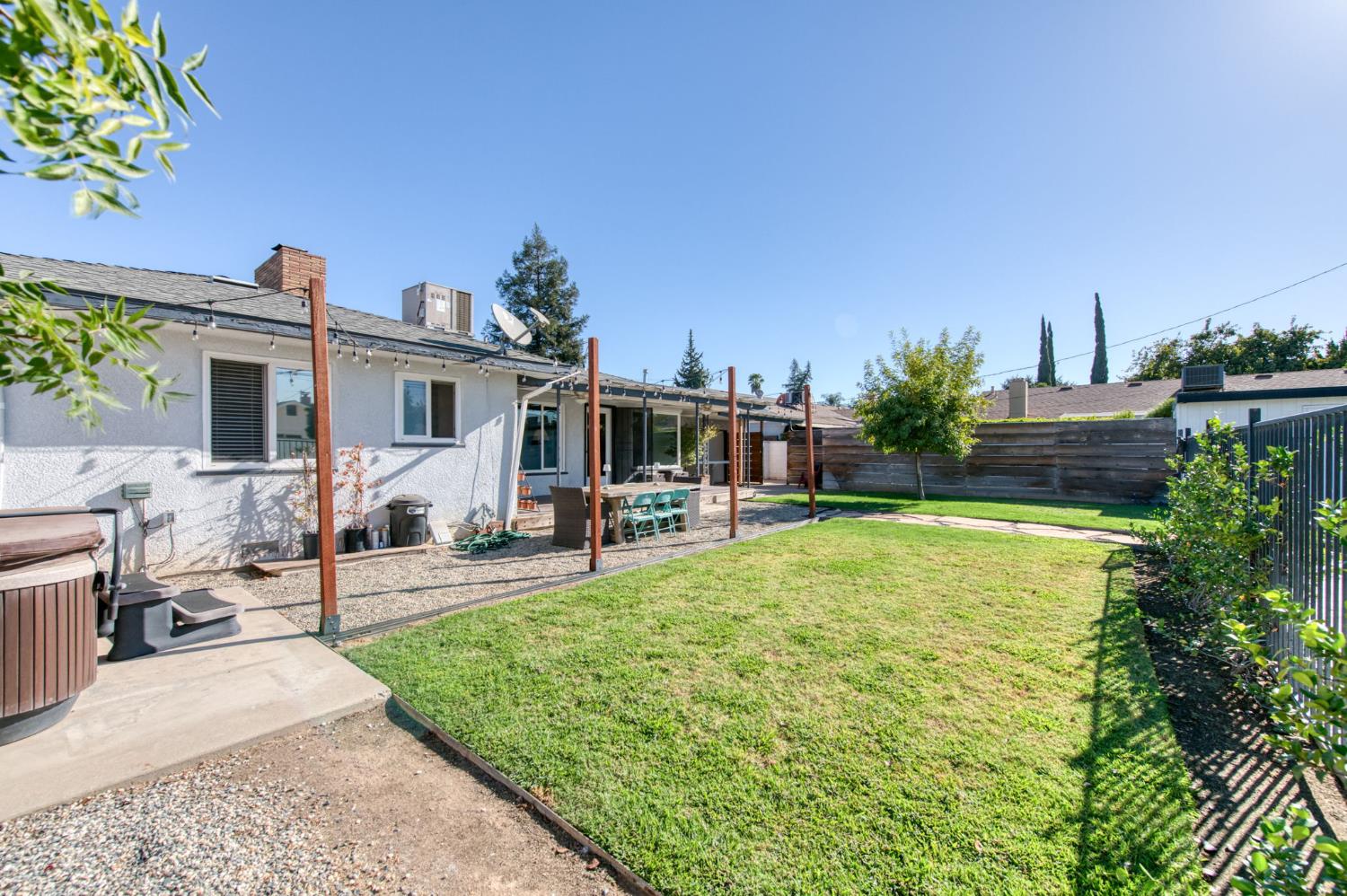 425 W Keats Ave, Fresno, CA 93704