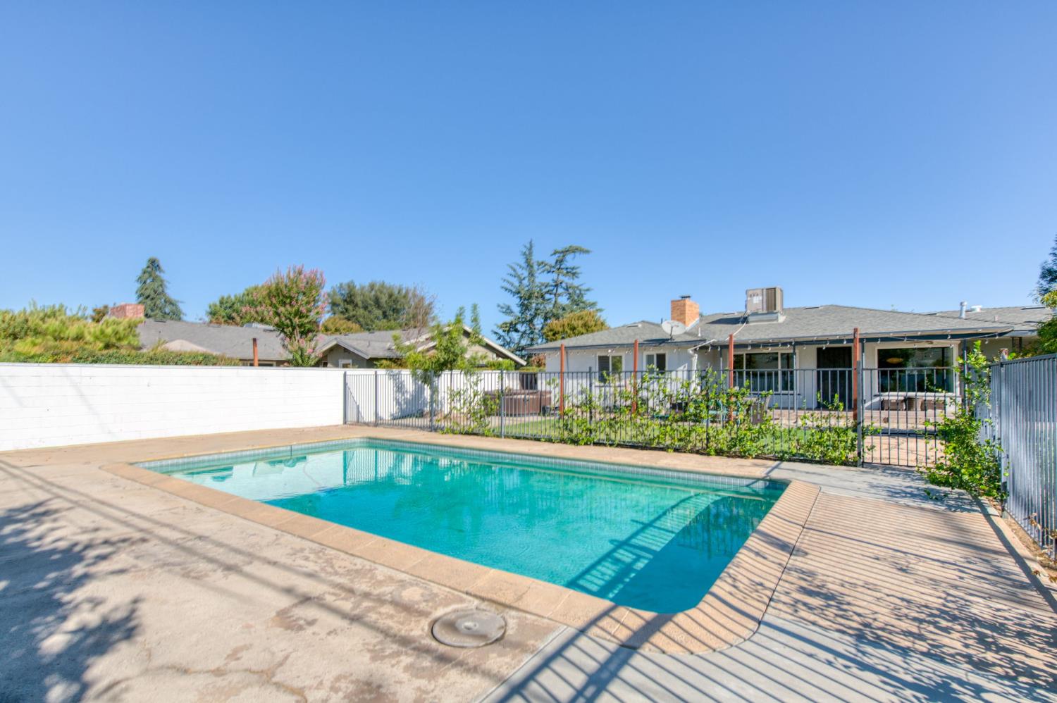 425 W Keats Ave, Fresno, CA 93704