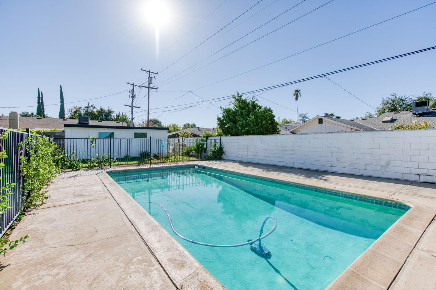 425 W Keats Ave, Fresno, CA 93704