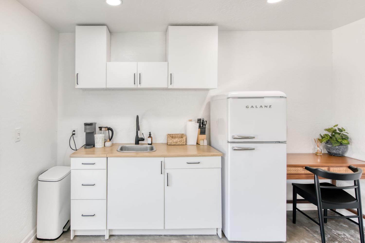 425 W Keats Ave, Fresno, CA 93704