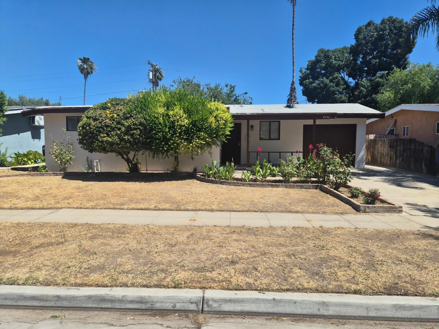 3304 N Howard Ave, Fresno, CA 93726