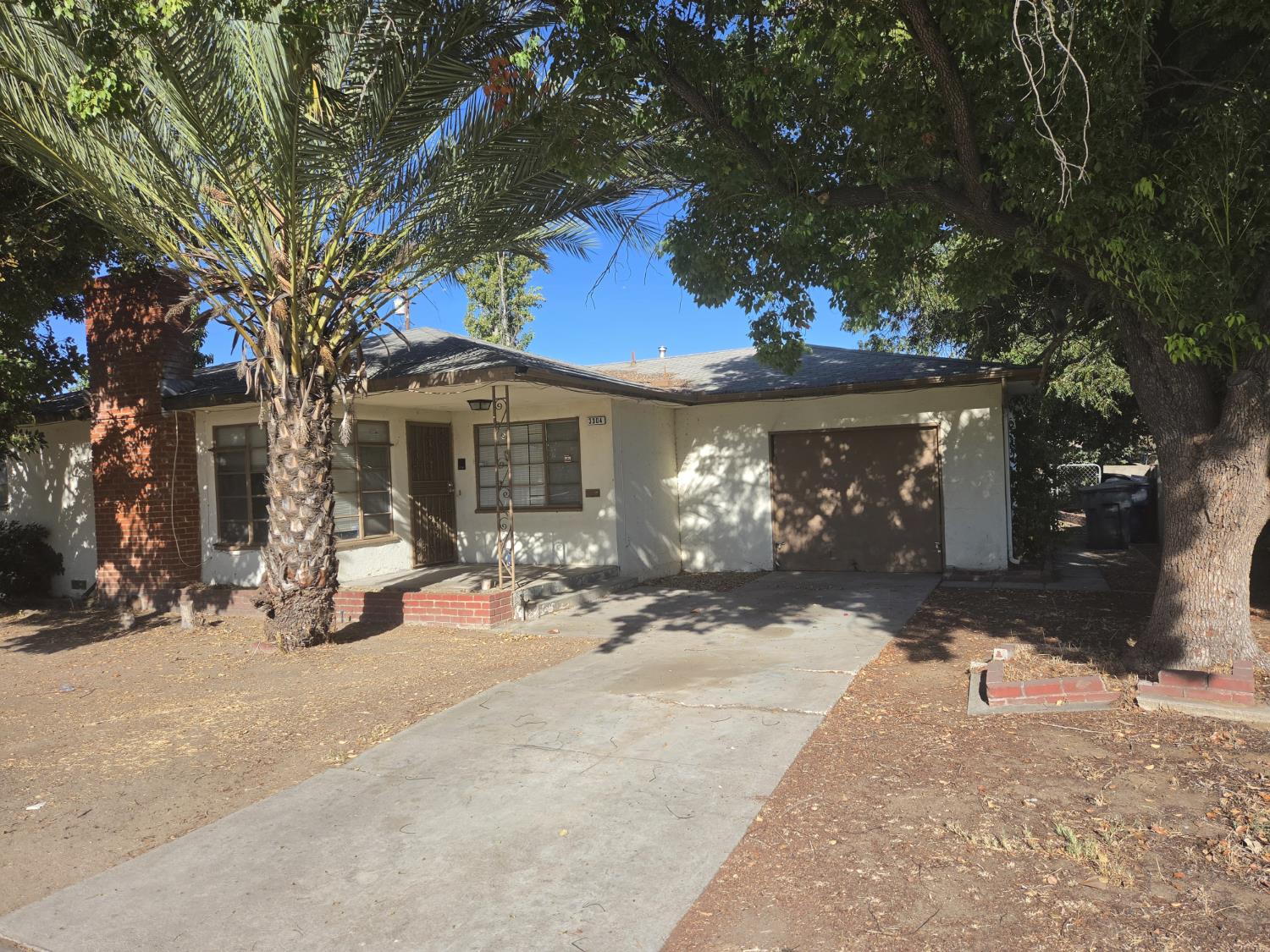 3304 N Howard Ave, Fresno, CA 93726