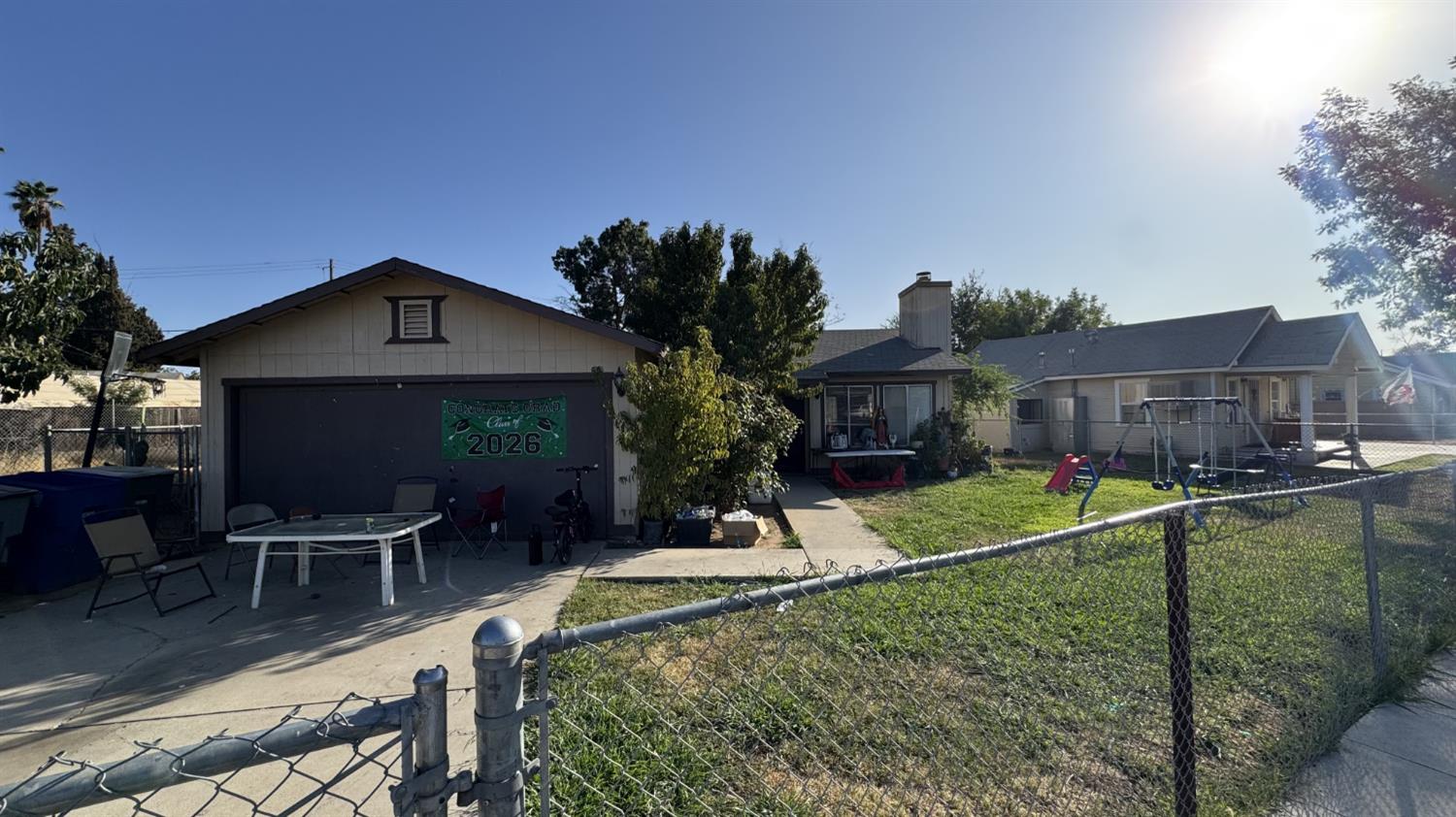 3304 N Howard Ave, Fresno, CA 93726