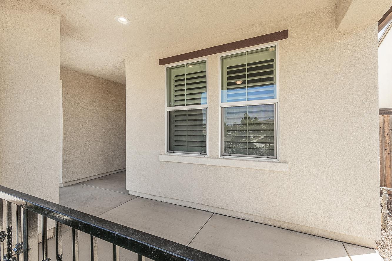 4475 Crown Bluffs Dr, Madera, CA 93636