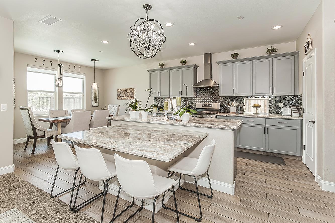 4475 Crown Bluffs Dr, Madera, CA 93636