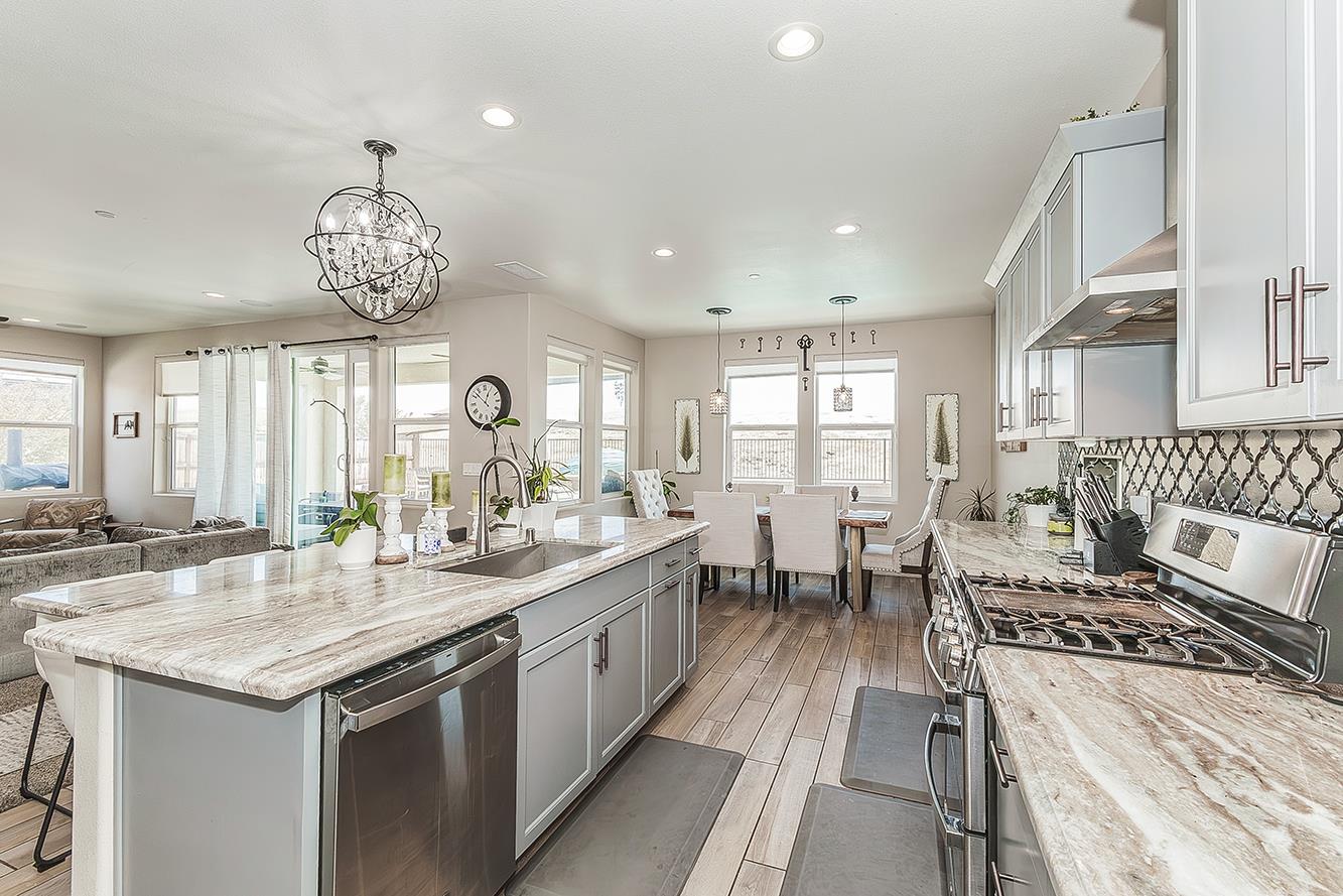 4475 Crown Bluffs Dr, Madera, CA 93636