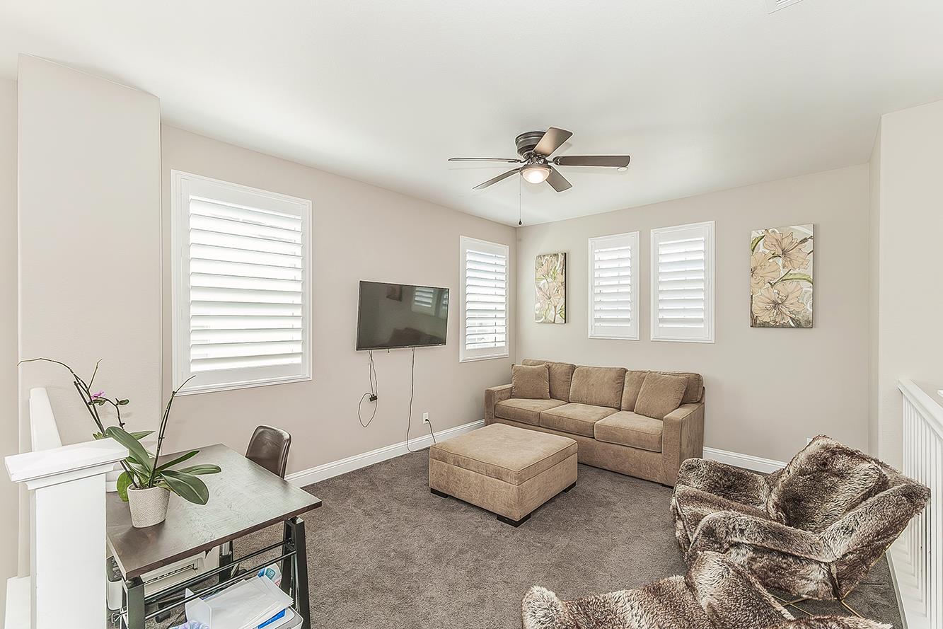 4475 Crown Bluffs Dr, Madera, CA 93636